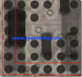 BGA錫球尺寸小于0.4mm，采用降低BGA內(nèi)圍襲球的錫膏量所得到X-Ray，稍微留意一下可以發(fā)現(xiàn)最外圈的錫量(圓的直徑)比其他內(nèi)圍的錫球上的錫量來得多一點點。也就是外圈的黑色圓形直徑比內(nèi)圈的圓形來得大一點點。