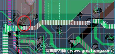 慢慢確認CAF發(fā)生的位置后，可以配合Gerber查看PCB的結(jié)構(gòu)是否有通孔太近或是線路太近的問題。
